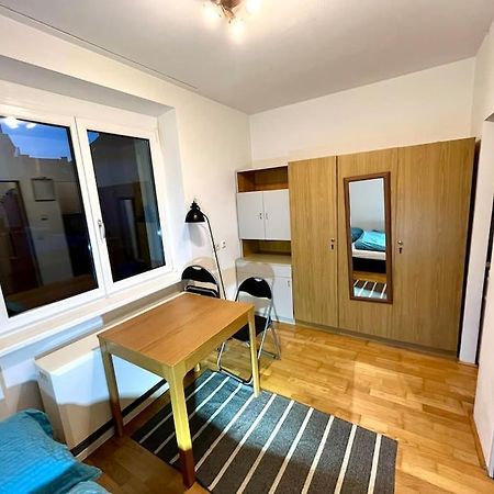 Appartement Mini Flat à Graz Extérieur photo